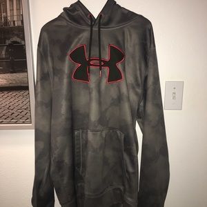 Never Worn MENS Under Armour Sweatshirt